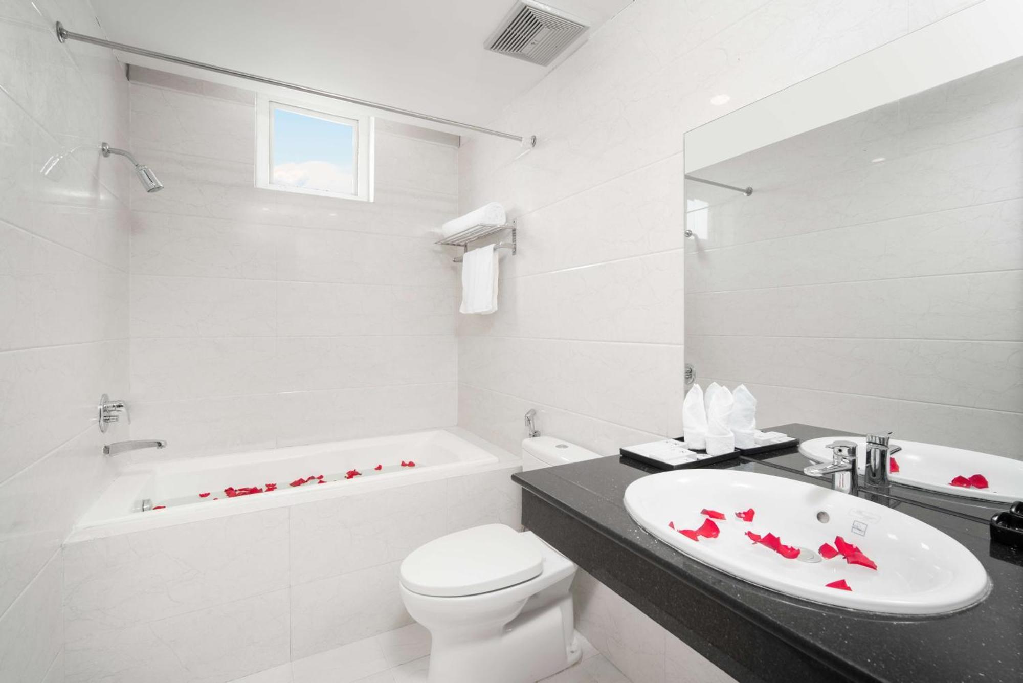 Nature Hotel By K D H Danang Exterior photo